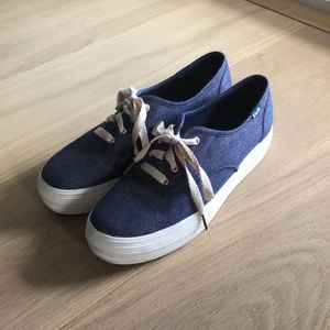 Keds triple (platform) sneaker size 6